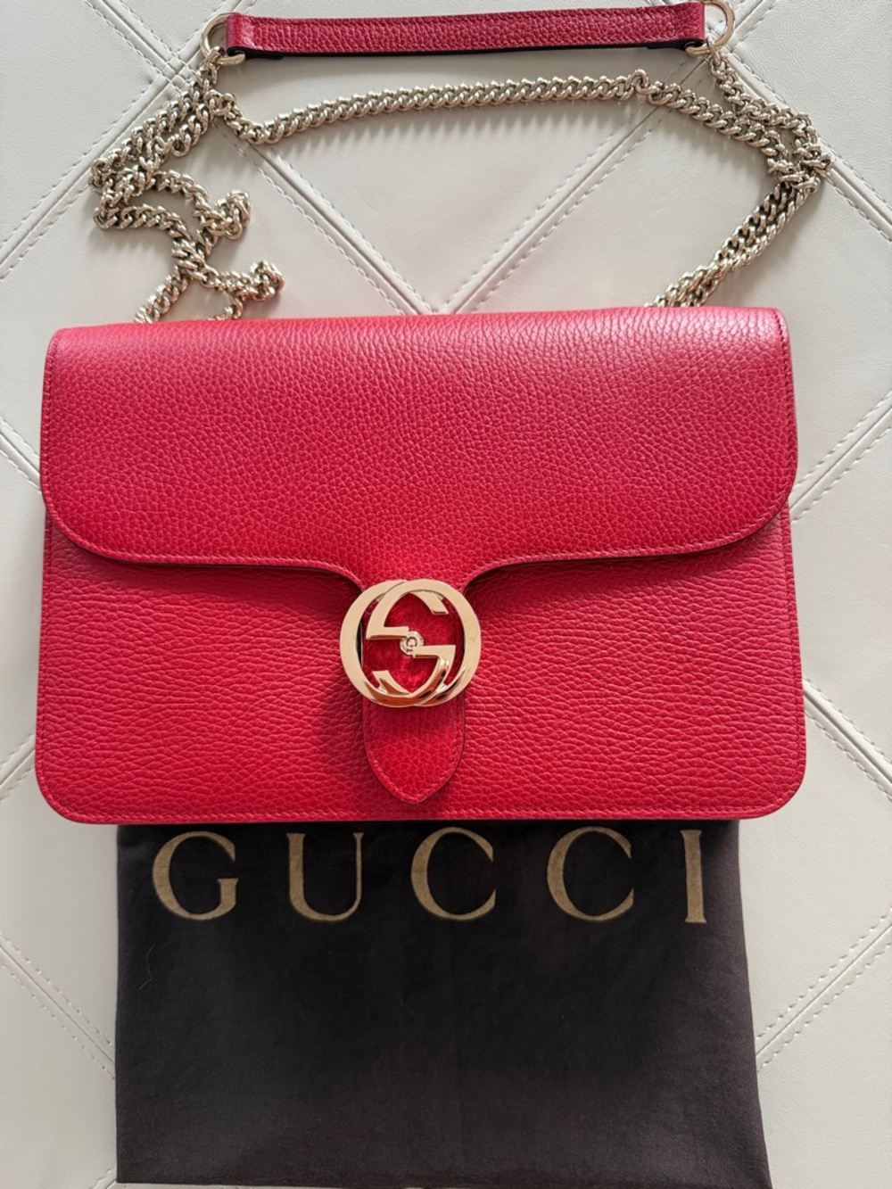 GUCCI  Red Calfskin Interlocking G Shoulder Bag w/ Authentication Certificate